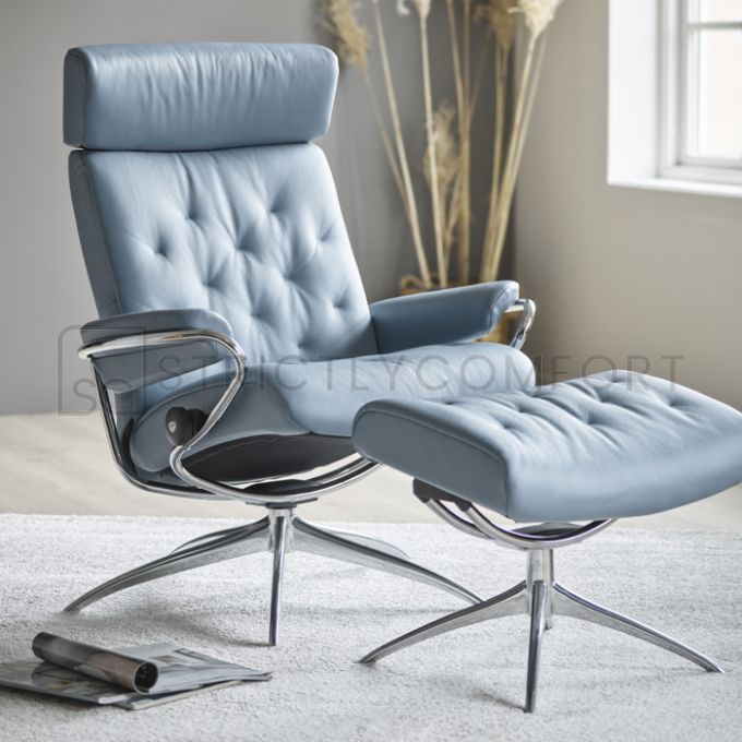 Stressless Metro Recliner with Adjustable Headrest and Star Base