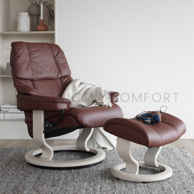 Stressless Reno Recliner Chair with Classic Base