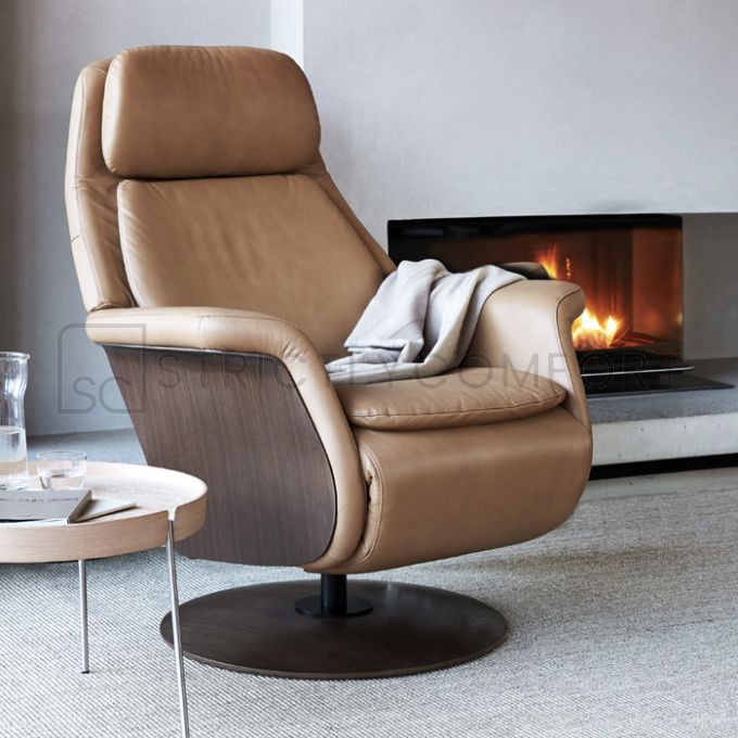 Stressless Sam Recliner with Disc Base and Timber Panels