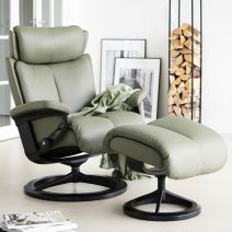 Stressless Magic Recliner with Signature Base