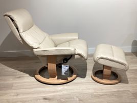 View (M) Recliner