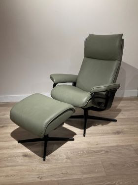 Aura (M) Recliner